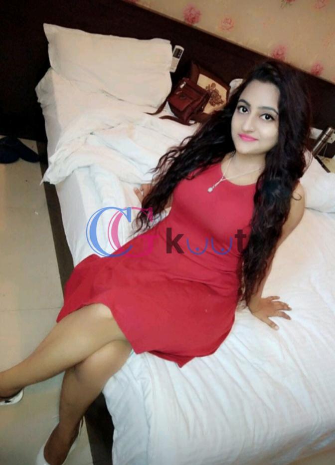 Myself Shreya college call girl and hot busty available